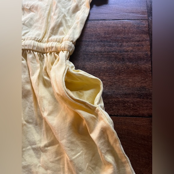 Primary Girls size 4-5 romper dress light yellow with elastic drawstring‎ waist - Picture 4 of 5